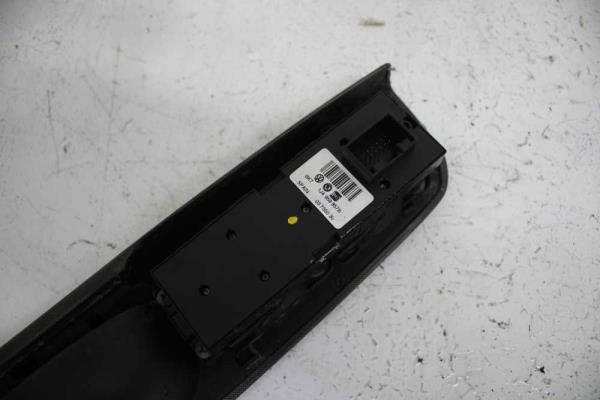 BOUTON LEVE VITRE VW GOLF 4/BORA /SKODA OCTAVIA( 4 VITRES ) - Vue 2